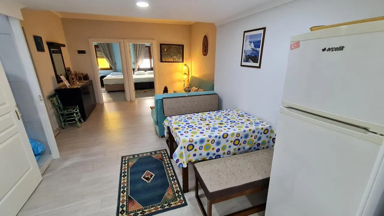 Condo Reina, Kusadası